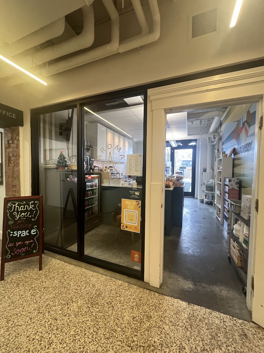 Aroma Café Bar At Cspace Marda Loop